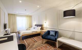 Отель Hotel Gradska Cetinje Цетине Улучшенный номер с кроватью размера «queen-size»-4