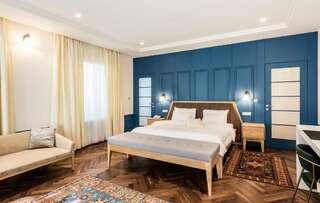 Отель Hotel Gradska Cetinje Цетине Улучшенный номер с кроватью размера «queen-size»-10
